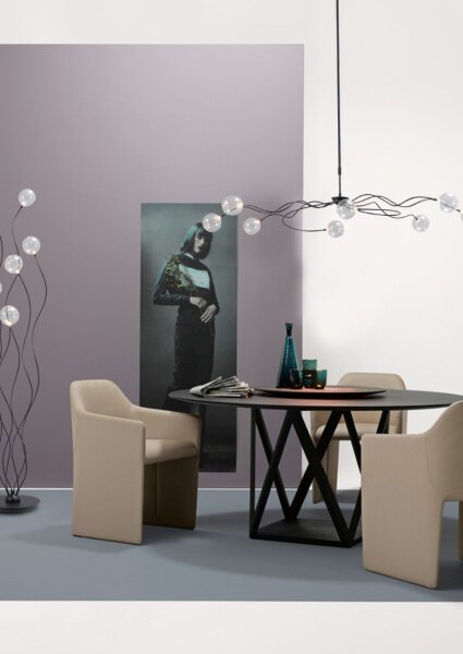 Suspension décorative LED GIO noire avec variateur dintensité