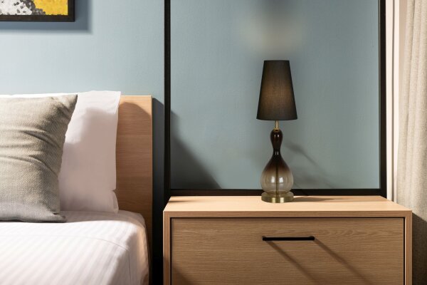 Lampe de table élégante Abat-jour en tissu Verre E27 Hauteur 67 cm
