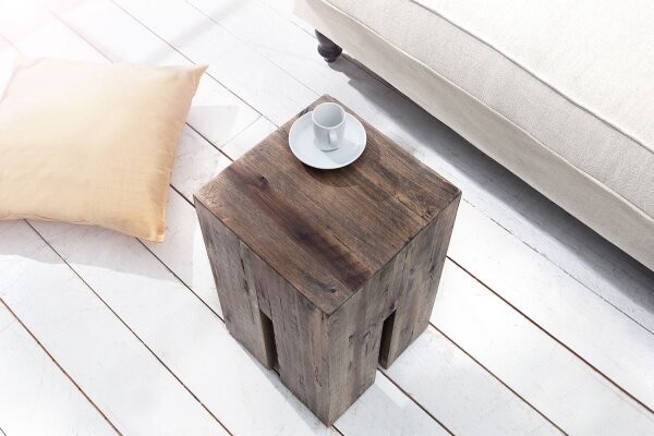 Table basse en bois flotté 30x30 cm en gris