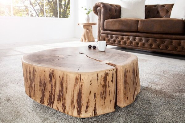 Table basse en bois dacacia avec roulettes artisanale 60x40 cm en naturel