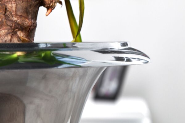 Vase en métal Ø 35 cm H : 60 cm en argent