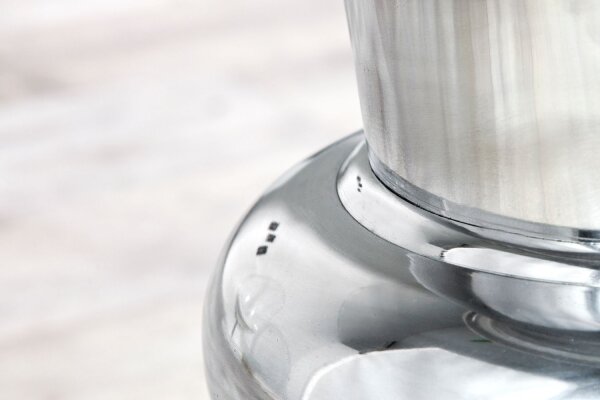 Vase en métal Ø 35 cm H : 60 cm en argent