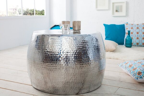 Table basse en aluminium martelé Ø 60 cm en argent