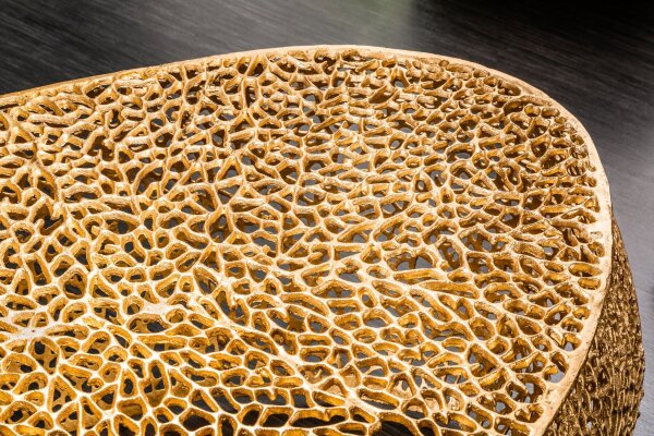 Table basse en métal doré 122 x 122 cm artisanale