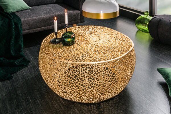 Table basse en métal doré 80 x 80 cm artisanale