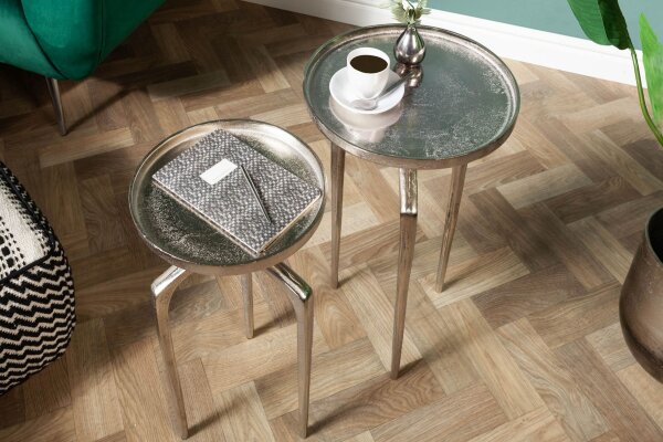 Set de 2 tables dappoint rondes en métal argenté fait main