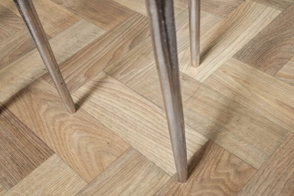 Set de 2 tables dappoint rondes en métal argenté fait main