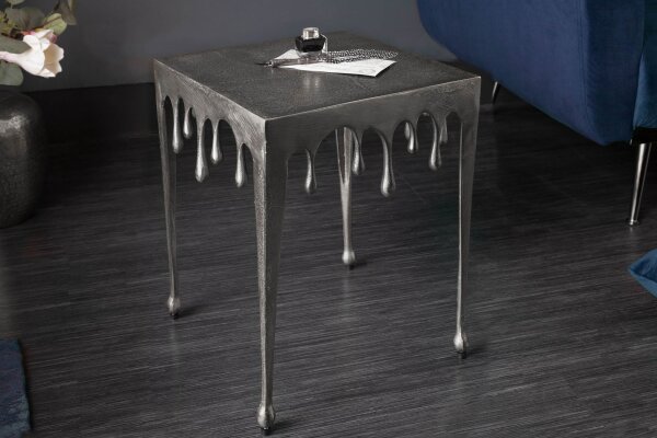 Table dappoint en aluminium argenté 34 x 34 cm