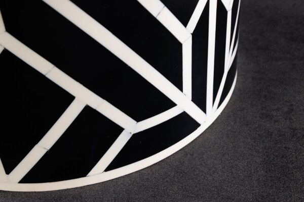 Table dappoint incrustée en noir blanc 35x35 cm artisanale