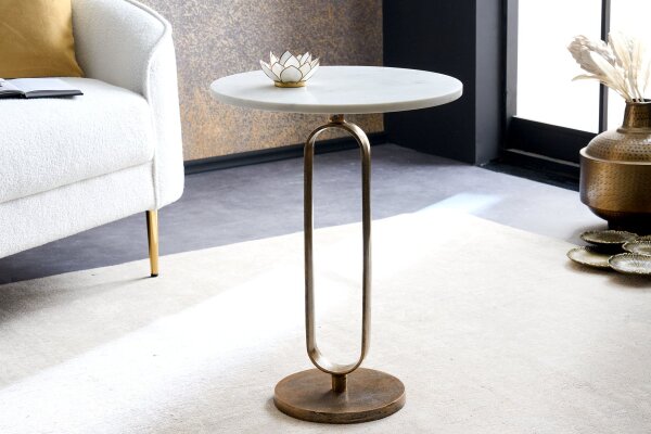 Table dappoint en marbre métal blanc or 45x45 cm artisanale