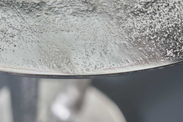 Table dappoint en métal blanc argenté 45x45 cm artisanale