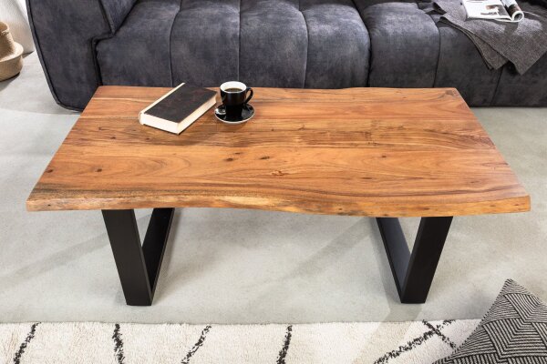 Table basse en acacia et métal, bord en forme darbre 120 x 60 cm