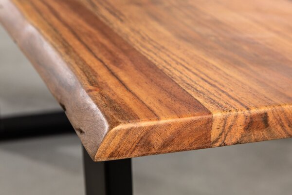 Table basse en acacia et métal, bord en forme darbre 120 x 60 cm