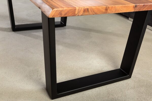Table basse en acacia et métal, bord en forme darbre 120 x 60 cm