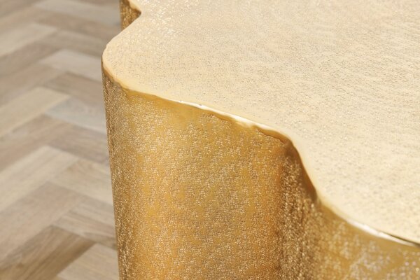 Table basse en métal doré 71 x 73 cm artisanale