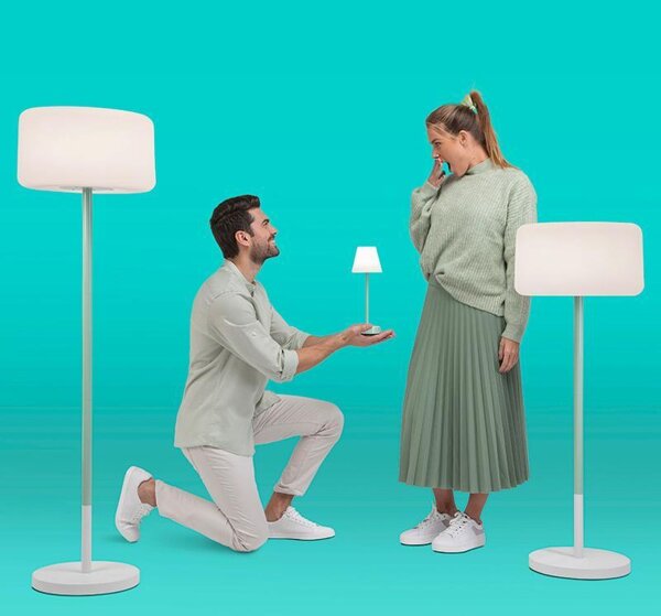 Lampadaire LED extérieur solaire changeant de couleur 155 cm dimmable