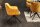 Chaise de bureau pivotante en jaune noir sans roulettes velours métal