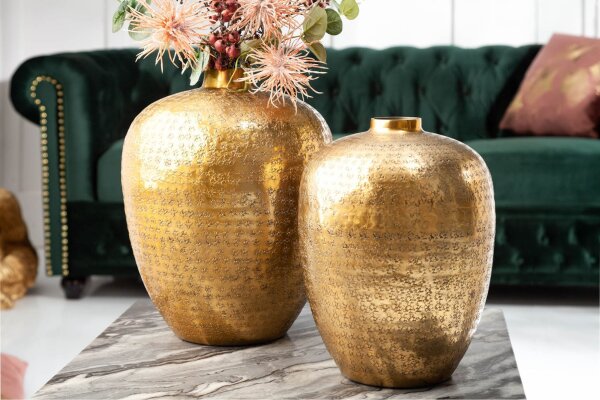 Set de 2 vases décoratifs faits main martelés uniques en or