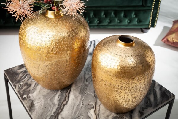Set de 2 vases décoratifs faits main martelés uniques en or