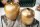 Set de 2 vases décoratifs faits main martelés uniques en or