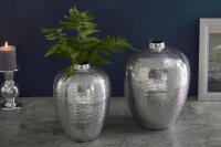 Set de 2 vases décoratifs en métal...