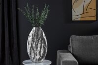 Vase décoratif en métal martelé H :...