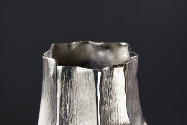 Vase décoratif en argent martelé 45 cm de haut en métal fait main