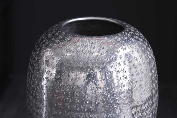 Vase décoratif fait main H : 50 cm martelé pièce unique en argent