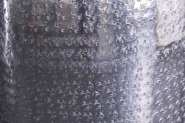 Vase décoratif fait main H : 50 cm martelé pièce unique en argent