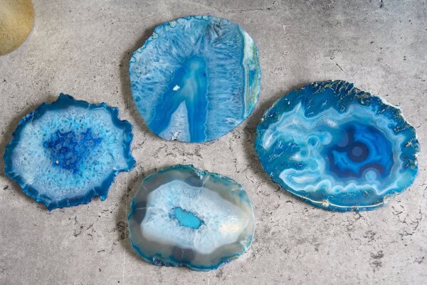 Set de 4 rondelles dagate en bleu, travail manuel unique