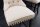 Tabouret de bar avec dossier en beige noir Chesterfield tissu bois