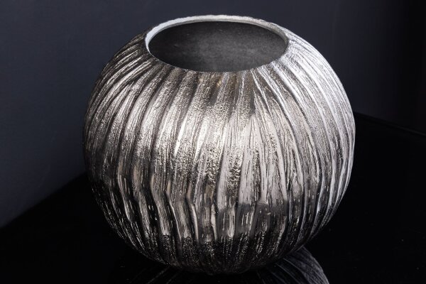 Vase décoratif rond Ø 24 cm en argent fait main martelé pièce unique