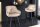 Tabouret de bar velours métal crème beige noir avec dossier
