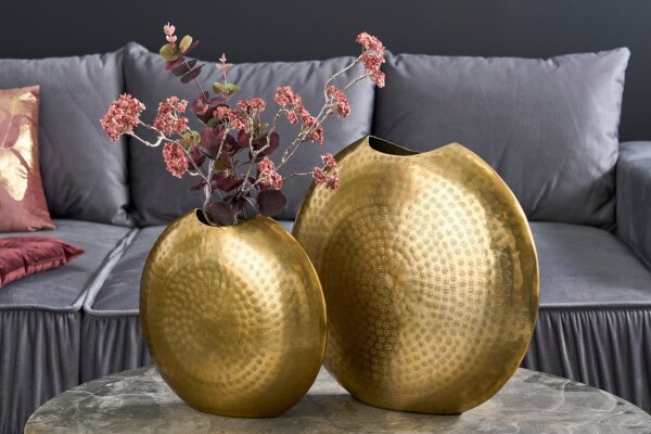 Set de 2 vases décoratifs en or, travail manuel, martelage, pièce unique
