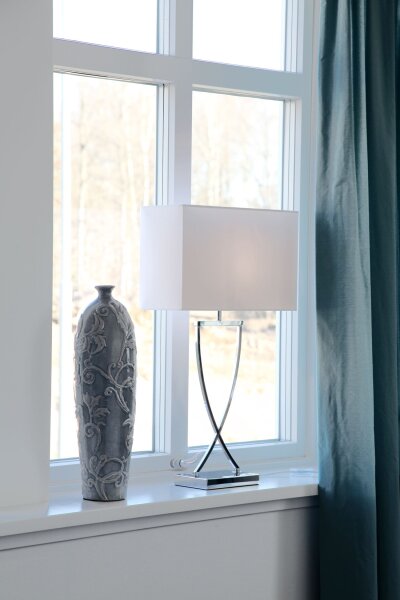 Lampe de table chrome blanc métal tissu E27 hauteur 69 cm