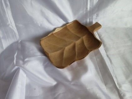 Coupe décorative en bois de teck 32 cm de long Feuille Design Unique Travail manuel