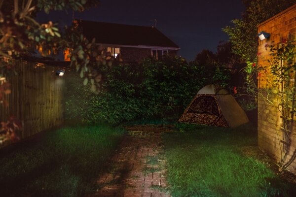 LED Akku Wandspot Metall Sensor schwenkbar 3000K IP44