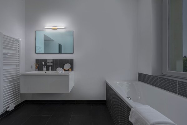 LED Spiegelleuchte Alu dimmbar Touch CCT IP44 OSRAM
