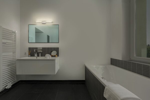 LED Spiegelleuchte Chrom dimmbar Touch CCT IP44 OSRAM