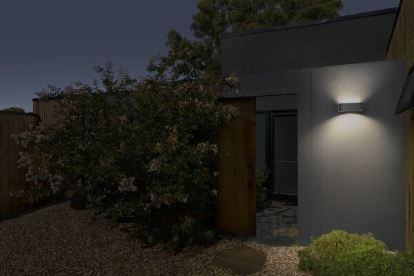 LED Solar Wandlampe dimmbar Metall 3000 K IP65 OSRAM