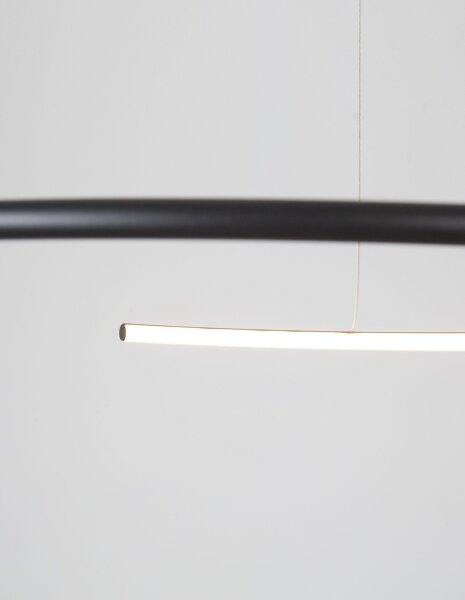 LED Pendelleuchte Ø 70 cm Schwarz höhenverstellbar warmweiß