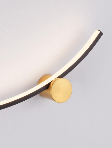 LED Wandlampe in Gold Schwarz 62 cm breit Up Down warmweiß