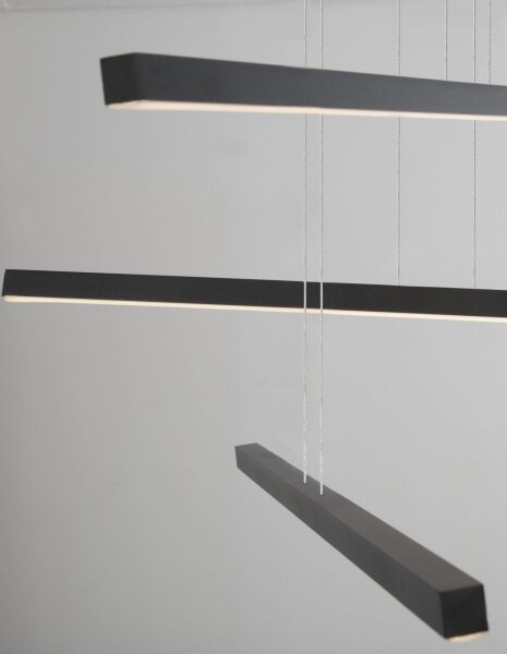 LED Pendelleuchte 55 cm breit Schwarz höhenverstellbar