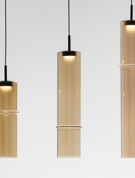 LED Hängelampe 94 cm lang in Gold Cognac dimmbar Rauchglas