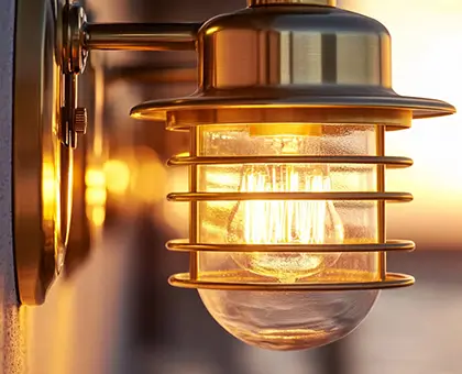 Luminaires extérieurs en laiton